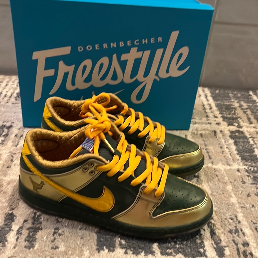 Nike Dunk Sb 9.5 low Jedi lucky buc gold supreme air max off white Jordan air